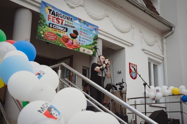 fest-05.jpg (40 KB)
