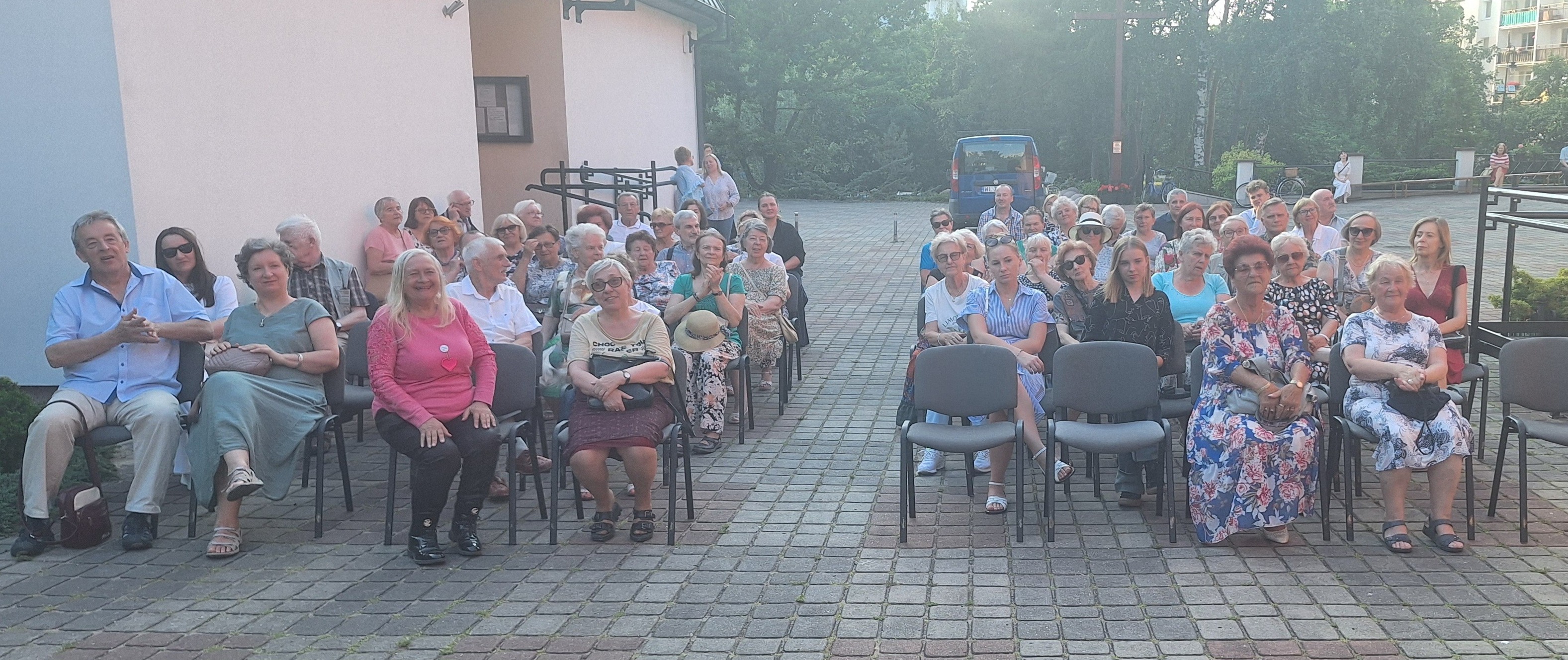 kaplica1-b.jpg (1.29 MB)