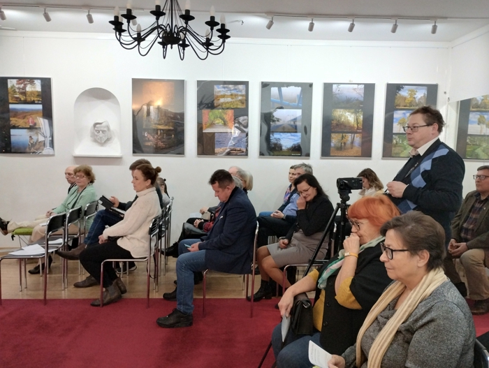 salon-szym-2.jpg (274 KB)